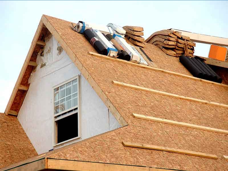 Sıfırdan Çatı mevcut yaşam alanlarınızda ev işyeri fabrika vs gibi kullanım alanlarında açık olan çatıların sıfırdan yapılması veya mevcut çatınızın komple imha edilerek yeniden çatı yapılmasını kapsamaktadır.