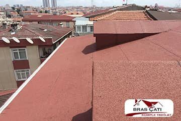 Membran Çatı ustası Membran çatı ömrü ne kadar? Düz veya düşük eğime sahip çatılarda yaygın olarak kullanılan PVC çatı membranı gerekli bakım yapıldığında 30 yıla varan kullanım ömrüne sahiptir. Çatı membran modelleri ısıya dayanacak şekilde tasarlanır.